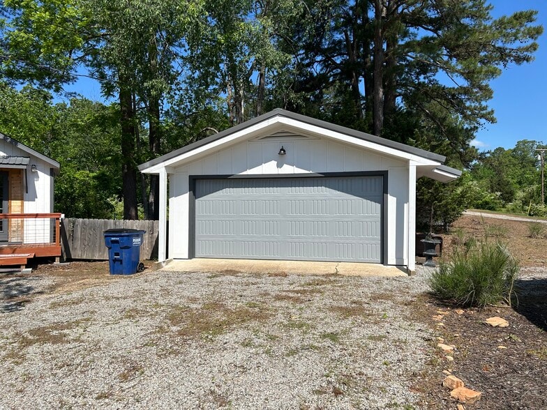 More Photos Of 10897 AR-5, Salesville Hotel For Sale