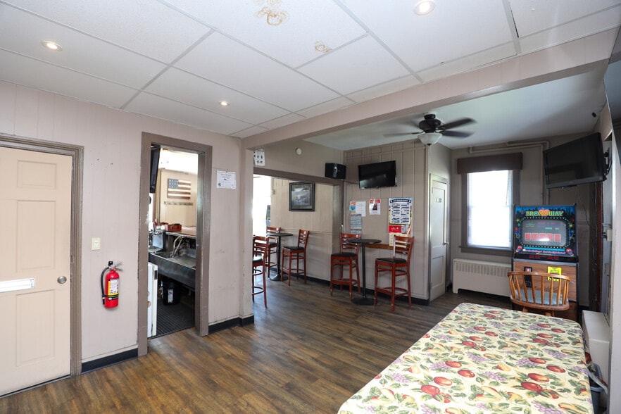 More Photos Of 498 Delaware Ave, Kingston Storefront Retail Residential For Lease