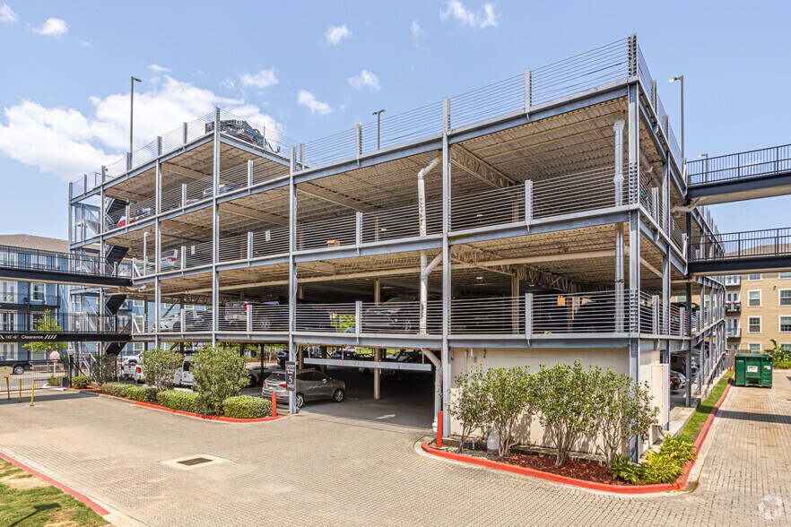 More Photos Of 1420 Annunciation St, New Orleans Apartments For Lease