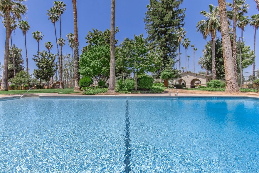 More Photos Of 526 E Barstow, Fresno Apartments For Sale