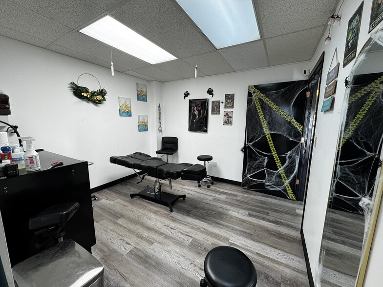 More Photos Of 2304-2320 S Locust St, Grand Island Storefront For Lease