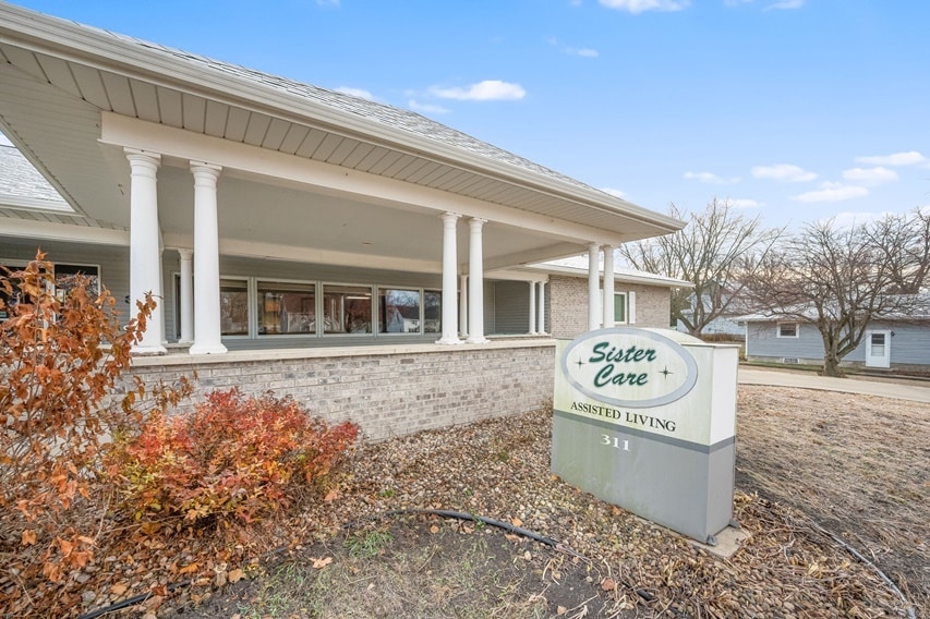 More Photos Of 311 S Nicollet St, Blue Earth Healthcare For Sale