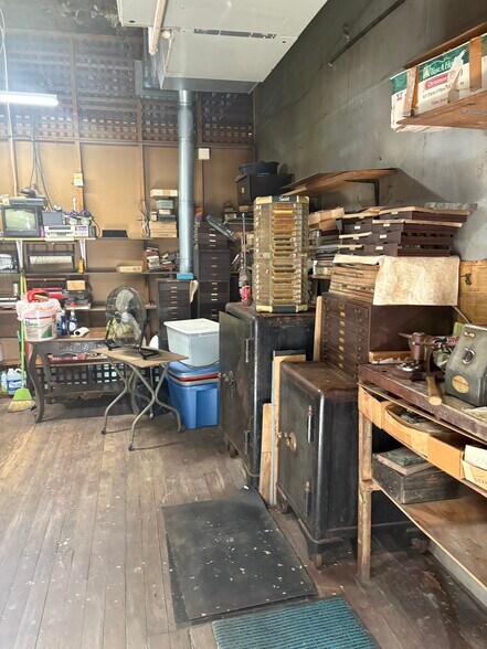 More Photos Of 128 E Main St, West Frankfort General Retail For Sale