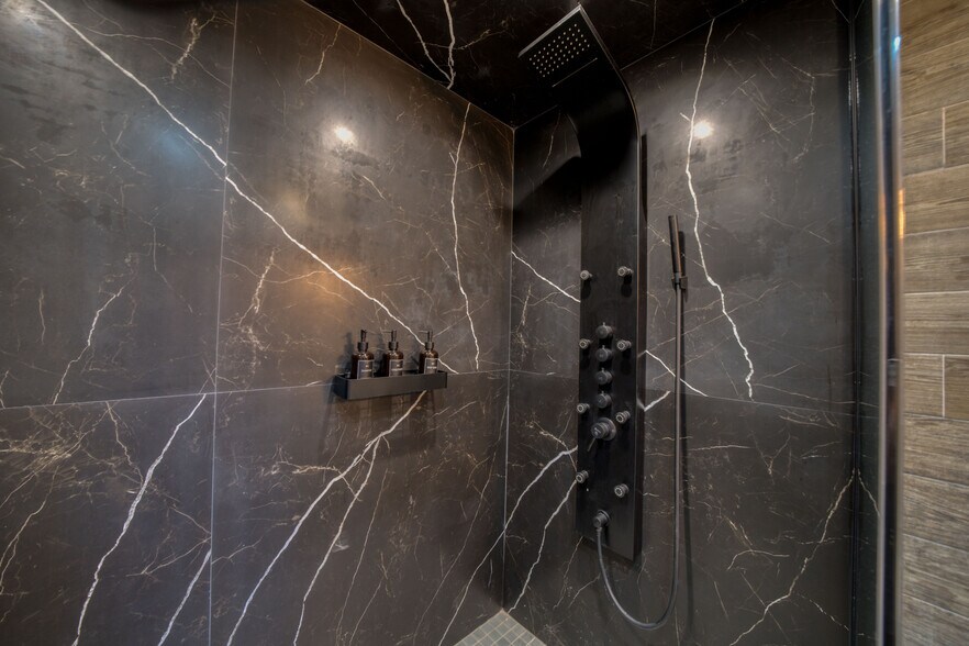 More Photos Of 218 NY-296, Windham Hotel For Sale