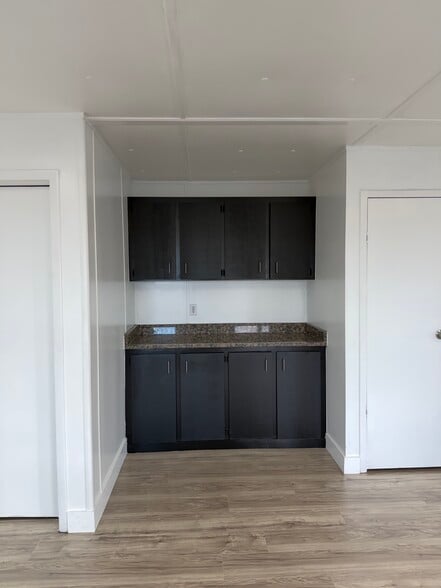 More Photos Of 1505 W Landstreet Rd, Orlando Auto Dealership For Lease