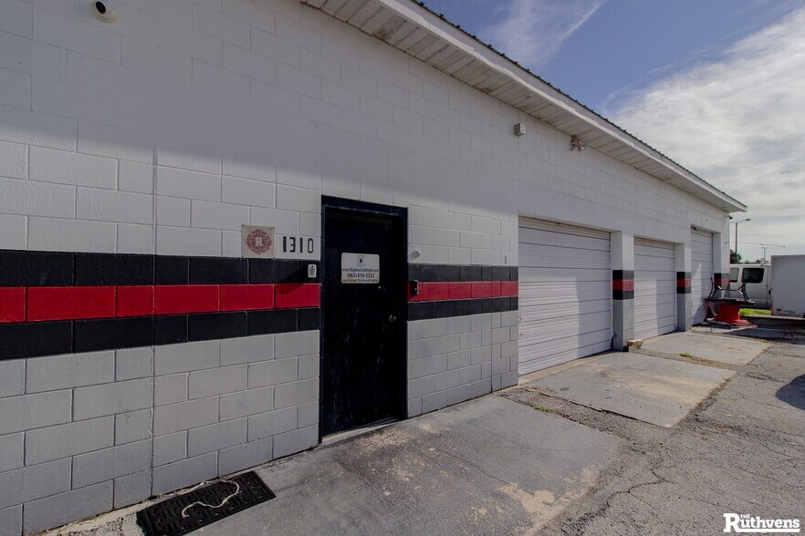 More Photos Of 1310 E Canal St, Mulberry Auto Repair For Sale