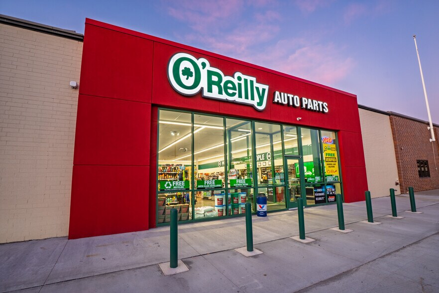 More Photos Of 638 Illinois St, Sidney General Retail For Lease