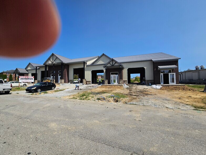 More Photos Of 8000 Hardy Way, Sellersburg Light Distribution For Sale