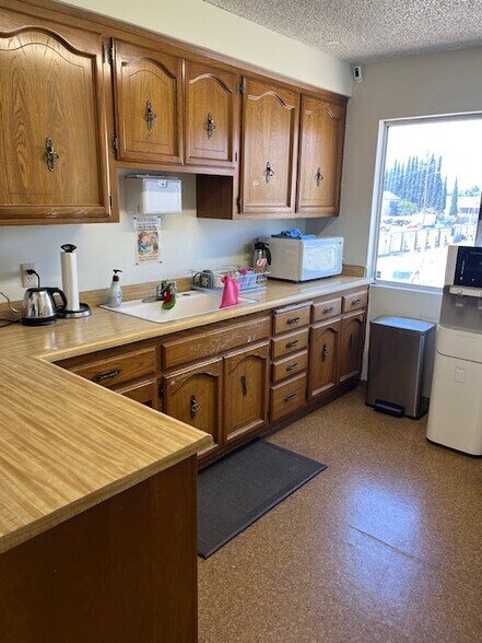 More Photos Of 17306 Roseton Ave, Artesia Manufacturing For Lease