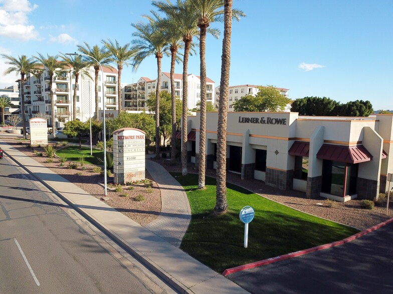 More Photos Of 2701 E Camelback Rd, Phoenix Office For Lease
