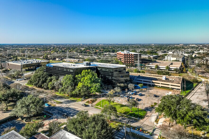 More Photos Of 3200 Wilcrest Dr, Houston Office For Lease