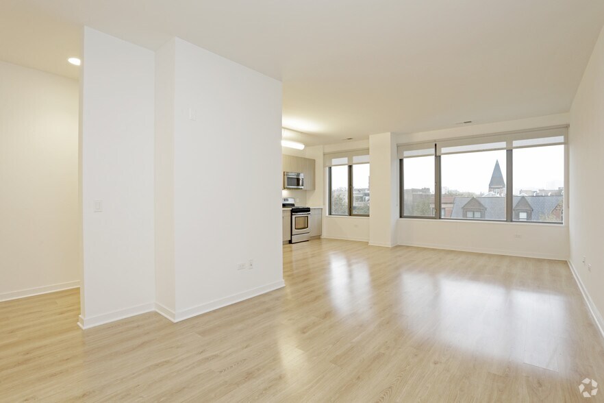 More Photos Of 558 W Webster Ave, Chicago Apartments For Lease