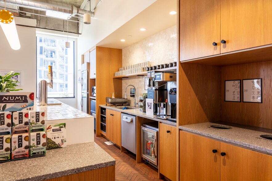 More Photos Of 101 N 1st Ave, Phoenix Office For Lease