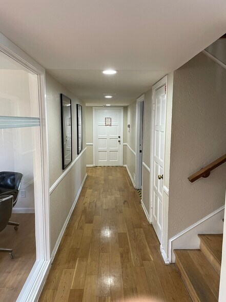 More Photos Of 3350 Barham Blvd, Los Angeles Office For Sale