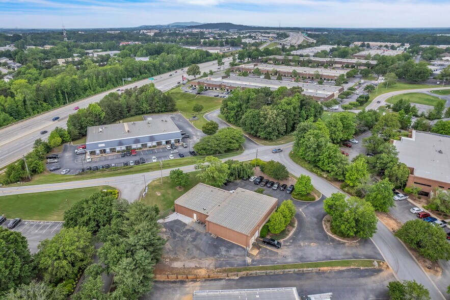 More Photos Of 4 Progress Rd, Greenville Flex For Lease