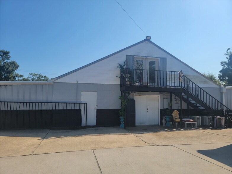 More Photos Of 700 W Railroad St, Long Beach Warehouse For Sale