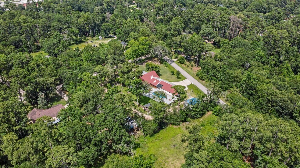 More Photos Of 2042 Teal Dr, Spring Dormitory For Sale