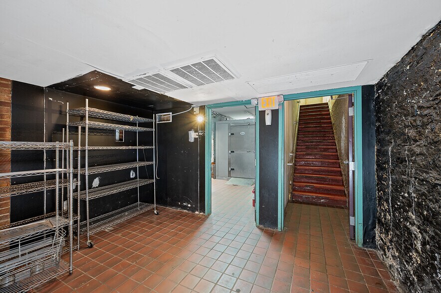 More Photos Of 126 W Sixth St, Cincinnati Apartments For Lease