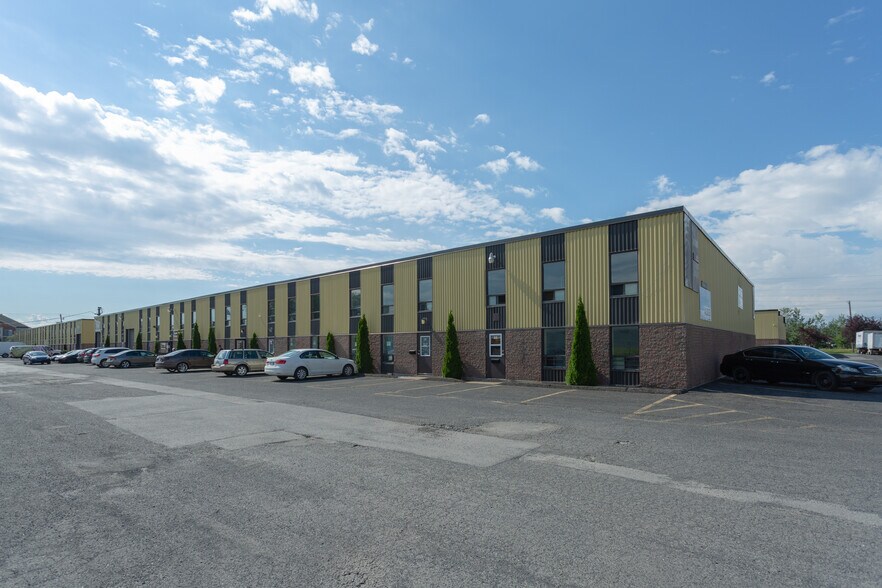 Primary Photo Of 4500 Boul Kimber, Longueuil Warehouse For Lease