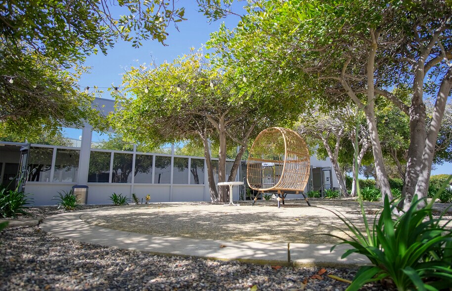 More Photos Of 6395 Cindy Ln, Carpinteria Manufacturing For Lease