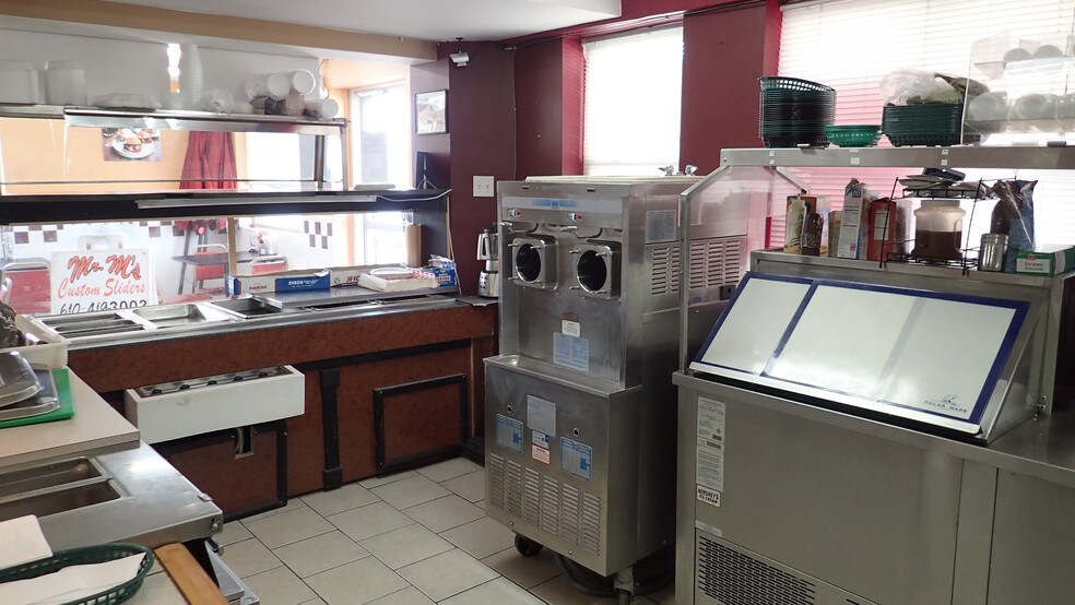 More Photos Of 1130 Pembroke Rd, Bethlehem Storefront Retail Residential For Lease