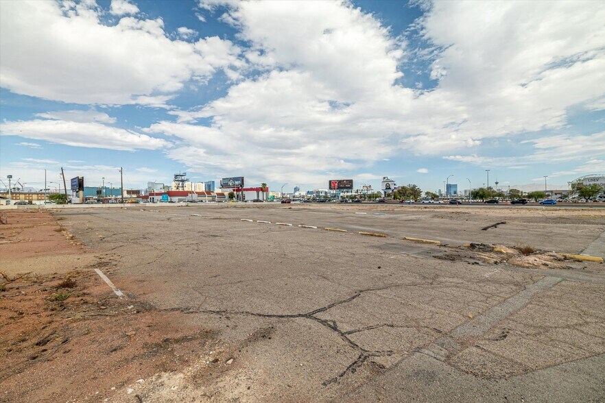 More Photos Of 851 E Tropicana Ave, Las Vegas Land For Sale