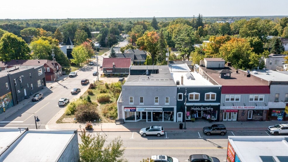Primary Photo Of 171 Muskoka Rd S, Gravenhurst Storefront Retail Residential For Sale