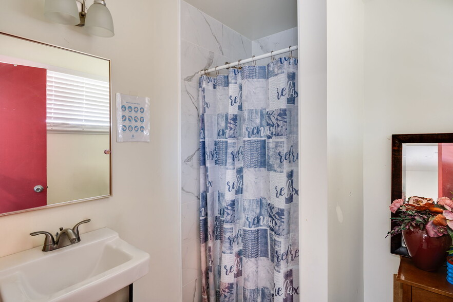 More Photos Of 18905 Standish Ave, Hayward Assisted Living For Sale