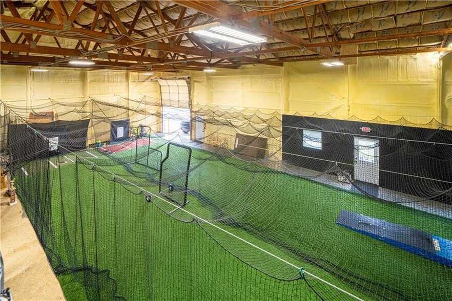 More Photos Of 1704 Center St, Saint Joseph Warehouse For Sale
