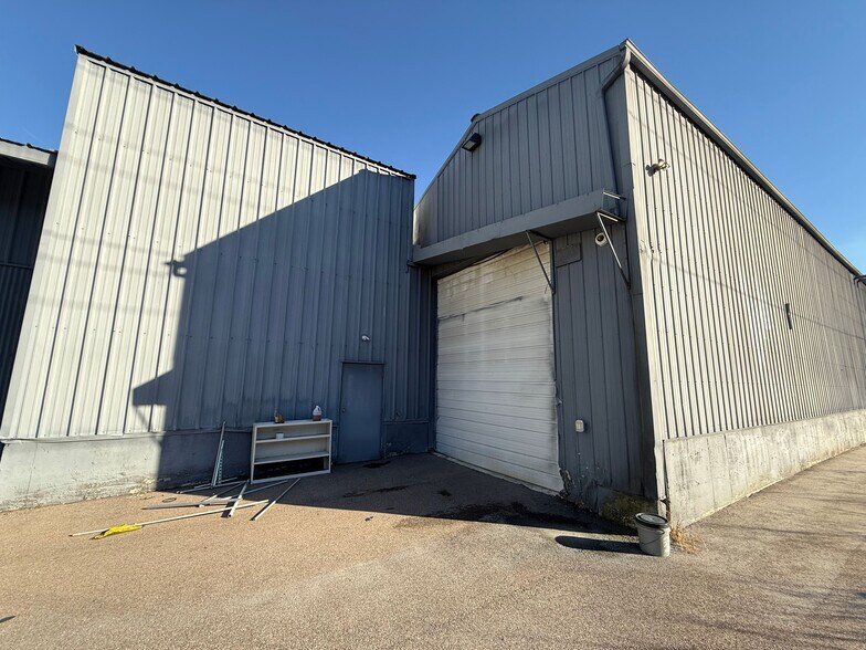 More Photos Of 1451 N Farmer Branch Rd, Ozark Industrial For Sale