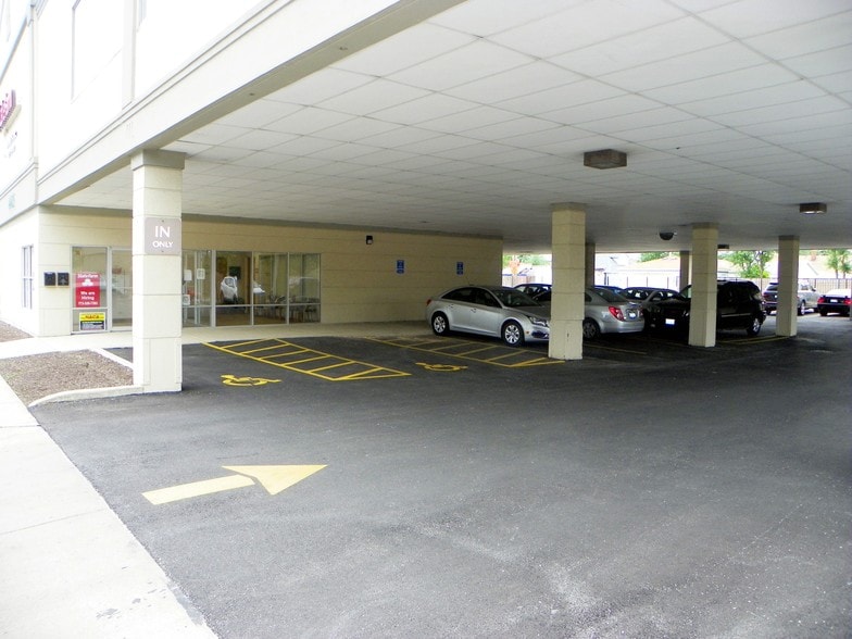 More Photos Of 4425 W 63rd St, Chicago Medical For Lease