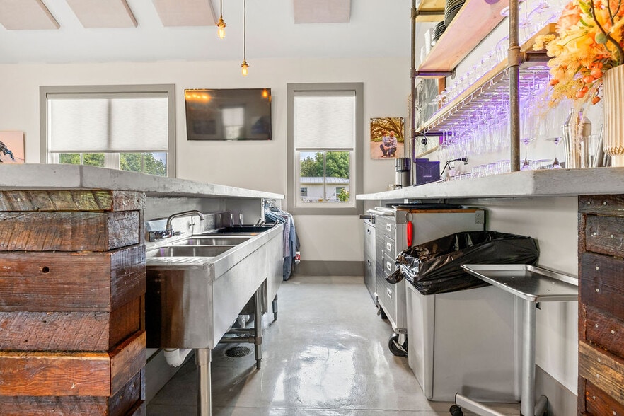 More Photos Of 1766 14th Ave, Vero Beach Restaurant For Sale