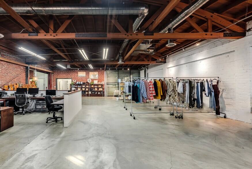 More Photos Of 1939 S Santa Fe Ave, Los Angeles Showroom For Lease