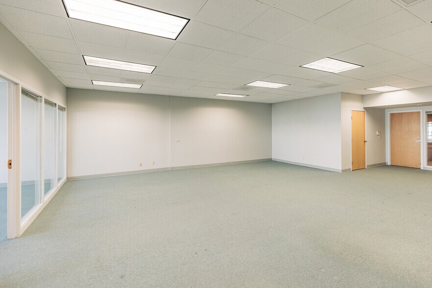 More Photos Of 1905 NW 169th Pl, Beaverton Office For Lease