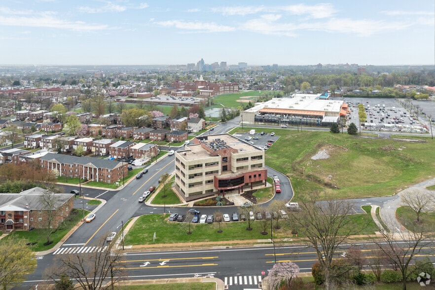 More Photos Of 700 W Lea Blvd, Wilmington Medical For Sale