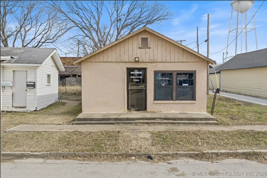 Primary Photo Of 101 S 4th Ave, Marietta Office For Sale
