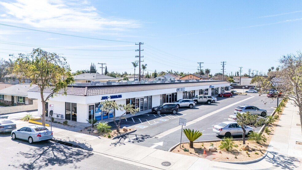 More Photos Of 12848 Paramount Blvd, Downey Storefront For Lease