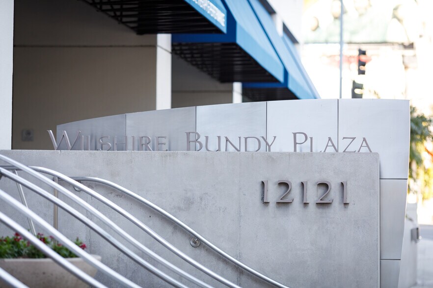 More Photos Of 12121 Wilshire Blvd, Los Angeles Office For Lease