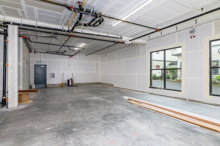 More Photos Of 1625 NE Market Dr, Fairview Apartments For Lease