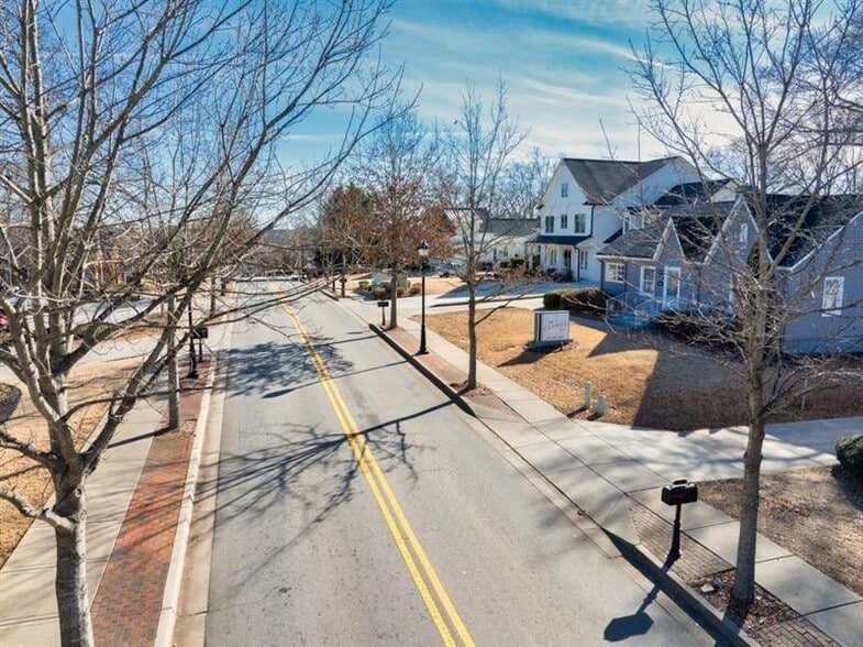 More Photos Of 449 S Hill St, Buford Office For Sale