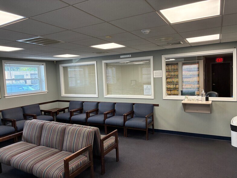 More Photos Of 219-221 Old Hook Rd, Westwood Medical For Lease