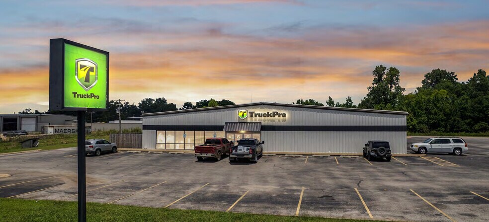 More Photos Of 3762 Highway 82 W, Leland Freestanding For Sale