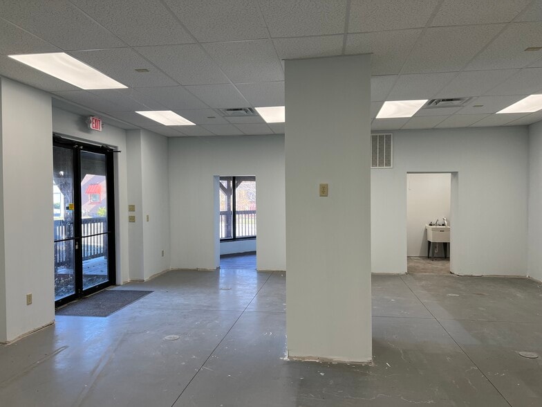 More Photos Of 53 E Market St, Germantown Restaurant For Sale