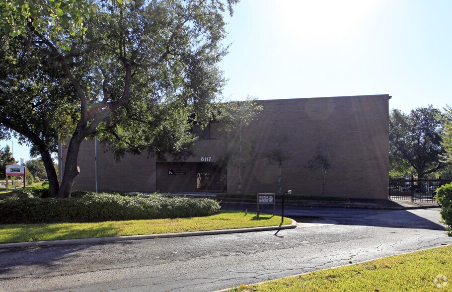 More Photos Of 6117 Richmond Ave, Houston Office For Sale