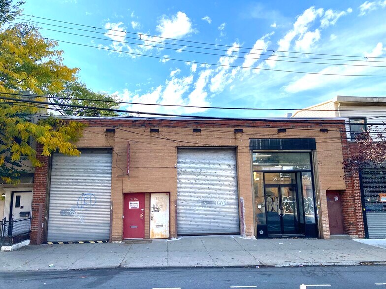 Primary Photo Of 3906 Crescent St, Long Island City Warehouse For Sale