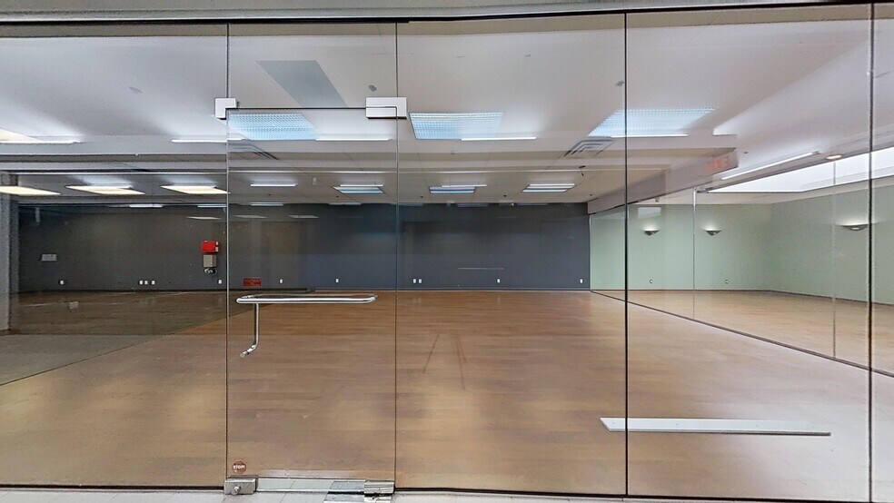 More Photos Of 2938 Biddle Ave, Wyandotte Storefront Retail Office For Lease