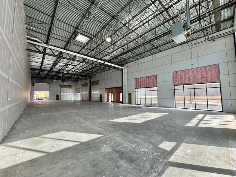 More Photos Of 2724 N Rulon White Blvd, Pleasant View Warehouse For Lease