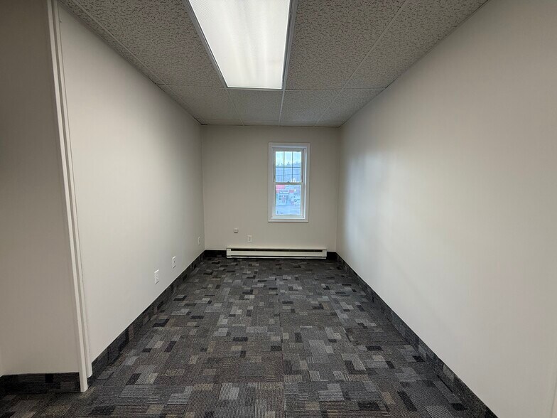 More Photos Of 625 Chandler St, Worcester Storefront Retail Office For Lease