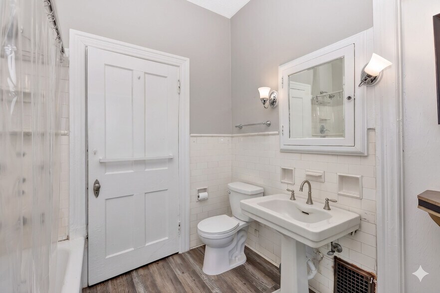 More Photos Of 1005-1007 Dana Ave, Cincinnati Apartments For Sale