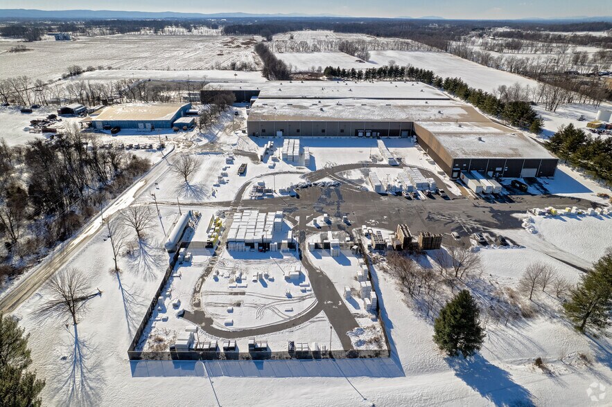 More Photos Of 426 Industrial Blvd, Kearneysville Manufacturing For Lease